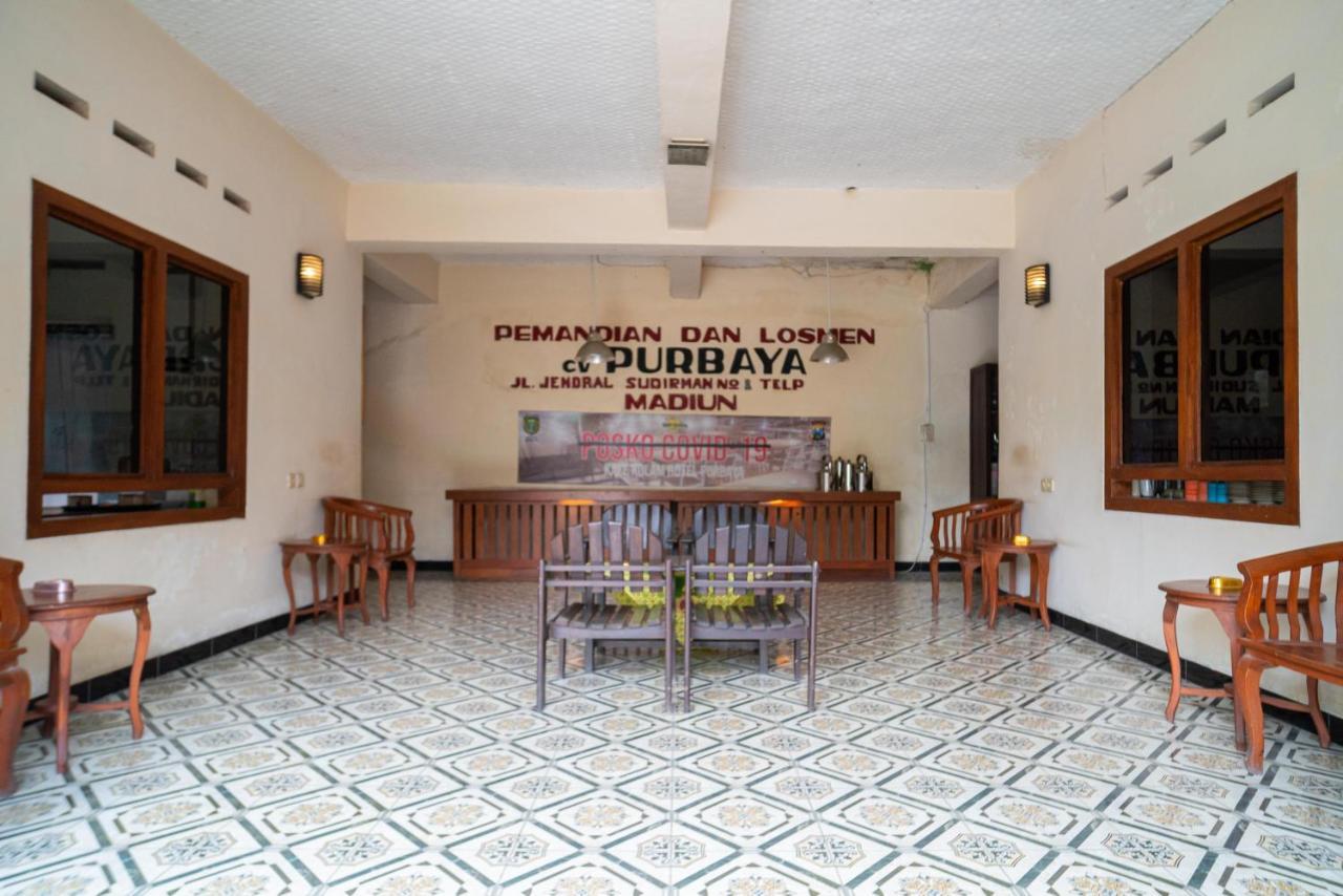 Reddoorz @ Panglima Sudirman Madiun Hotel Kültér fotó